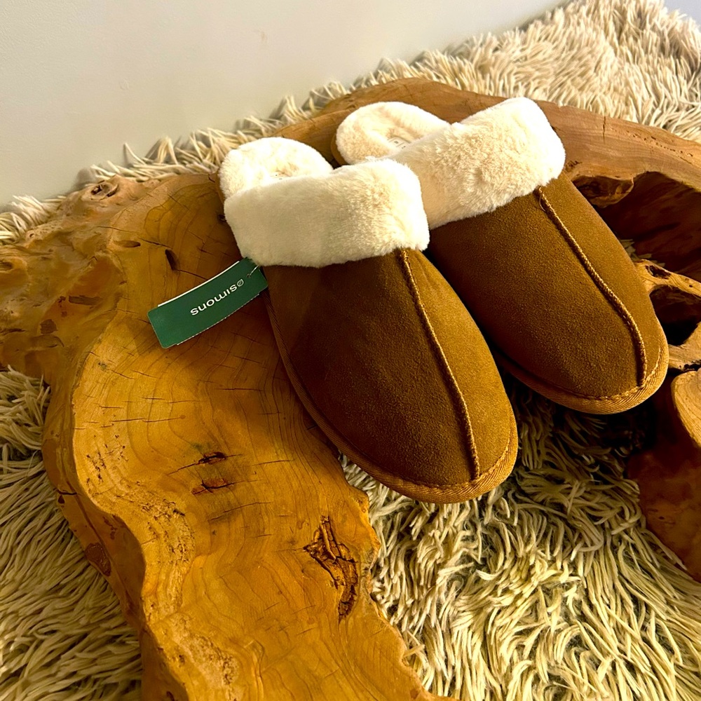 Simons slippers! ✌️